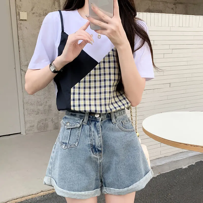 Chic Colorblock Round Collar T-Shirt Pocketed Denim Shorts