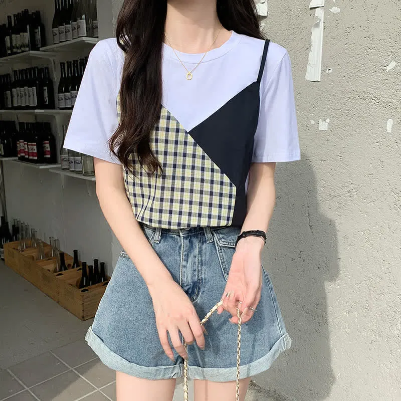 Chic Colorblock Round Collar T-Shirt Pocketed Denim Shorts