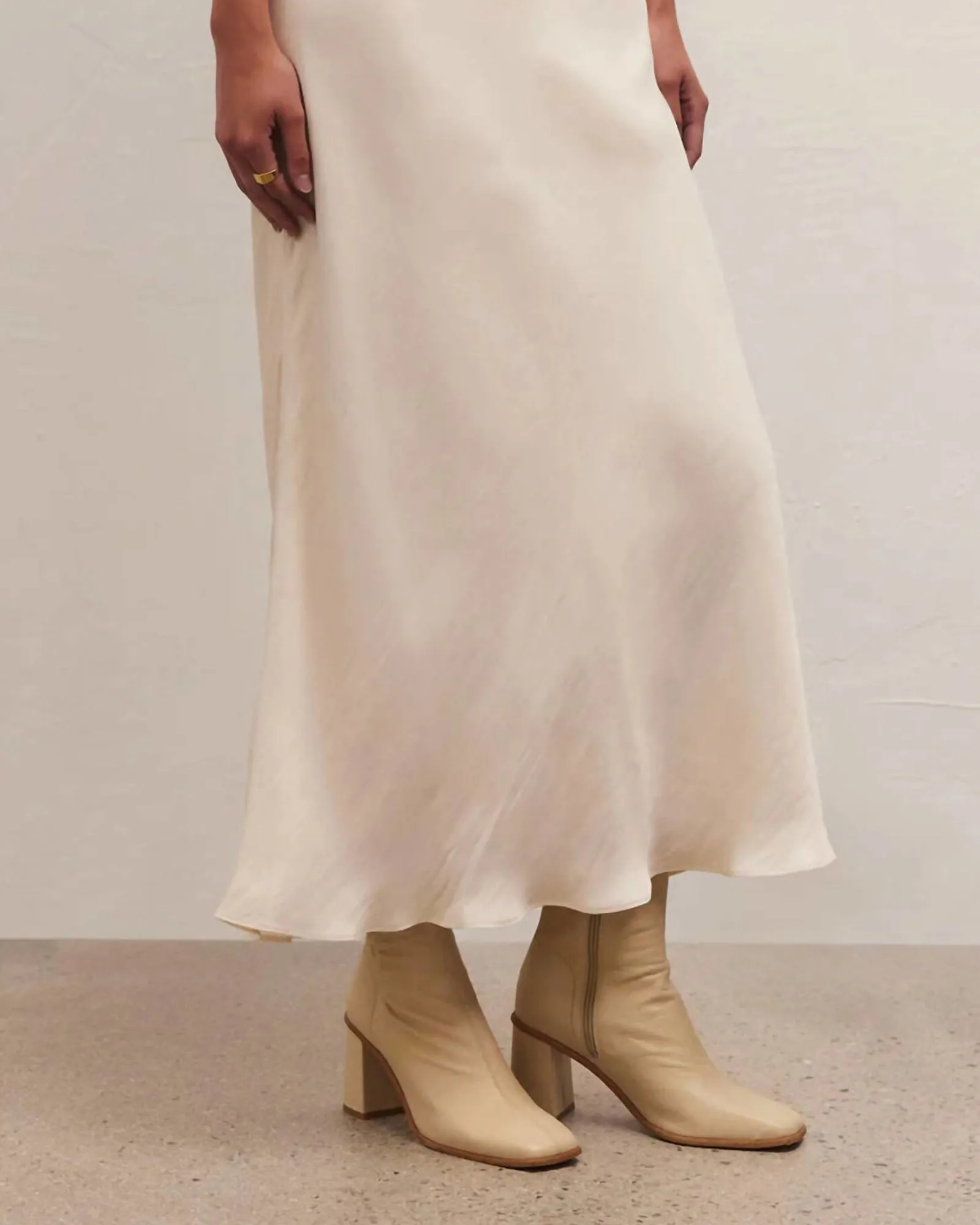 Europa Poly Sheen Skirt in Sandstone | Sandstone